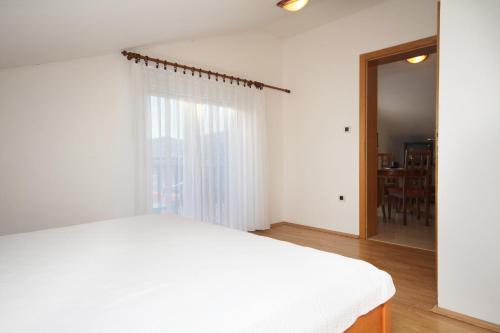 Seaside apartments with a swimming pool Okrug Donji, Ciovo - 8664 in Okrug Donji