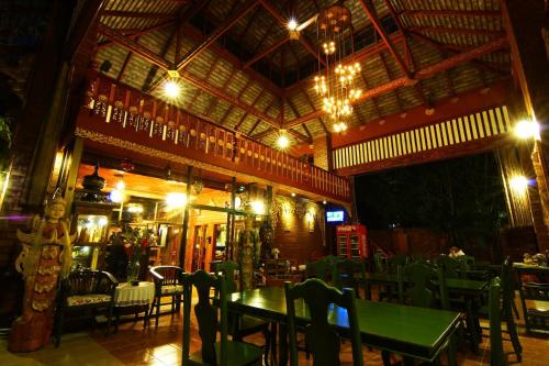 Restaurant, Irawadee Resort in Mae Sot