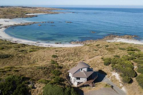 Wave Retreat, King Island