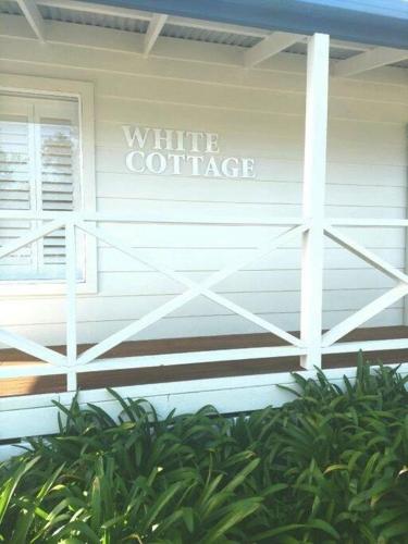 White Cottage on Ninety Mile Beach