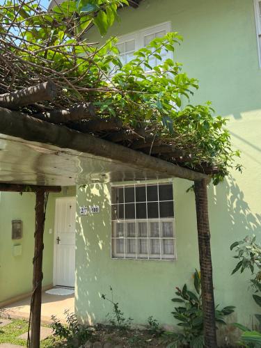 Casa verde no centro de Paraty