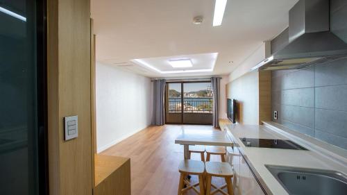 주방, 카리브 콘도 호텔 (Carib Condo Hotel) in 봉평동