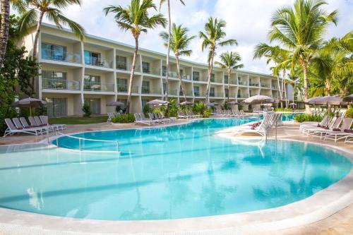 Swimming pool, IMPRESSIVE RESORT & SPA PUNTA CANA in Punta Cana