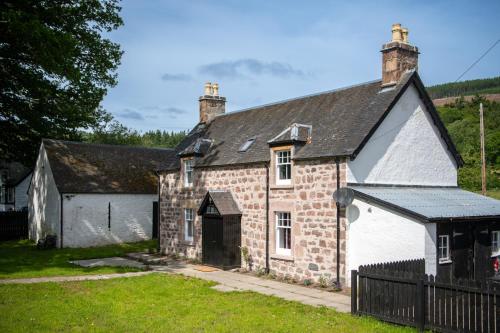 A szálláshely kívülről, Lock Keepers Cottage, Loch Ness Cottage Collection in North Kessock