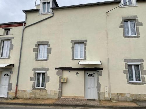 GITE TREFFLE A 4 FEUILLES - Apartment - Le Mayet-de-Montagne