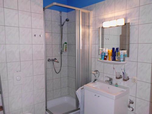 One-Bedroom Apartment with Balcony image 4