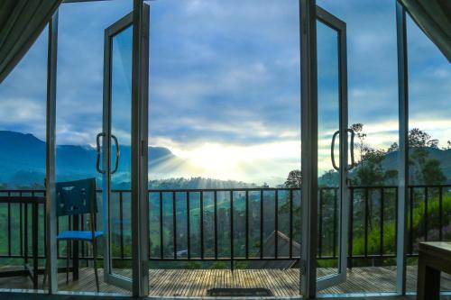 Balcony/terrace, Hummingbird St.Clare Villas in Nuwara Eliya
