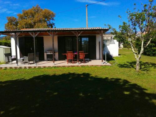 Maison de 2 chambres avec jardin clos et wifi a Solaro a 1 km de la plage