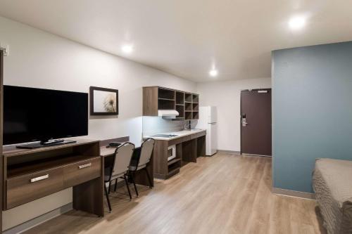 WoodSpring Suites Mesa Chandler