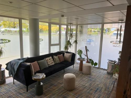 Фойє, Residhome Carrieres La Defense in Карьера-сюр-Сен