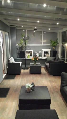 Alex Rooms - image 7