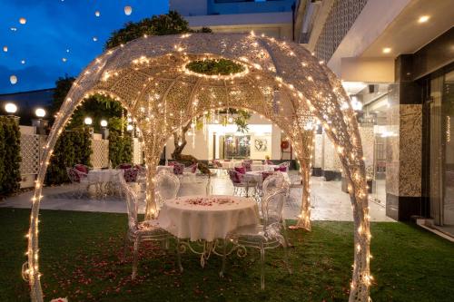 Exterior view, Hotel Casa Aishbagh in Alambagh