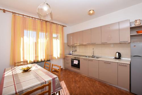 Apartments Zdenka - image 4