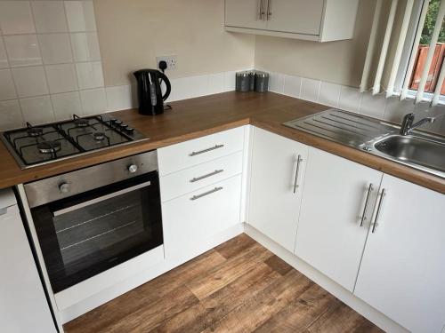 Holly Cabin With Hot Tub – York