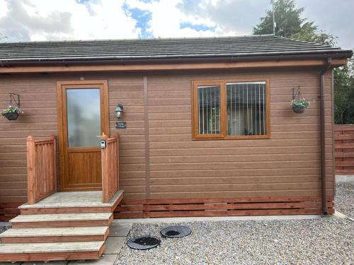 Holly Cabin With Hot Tub – York