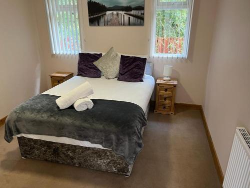 Holly Cabin With Hot Tub – York