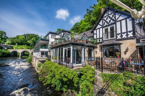 The Chainbridge Hotel in Llangollen