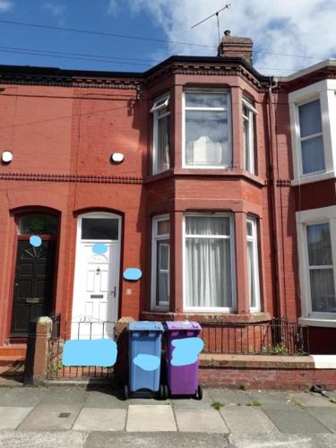 Exterior view, Traditional House near Liverpool city centre near New Beijing Chippy