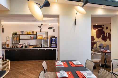 Hotel Elysees 8 - image 11