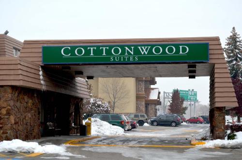 Cottonwood Suites Boise Riverside Downtown - image 6