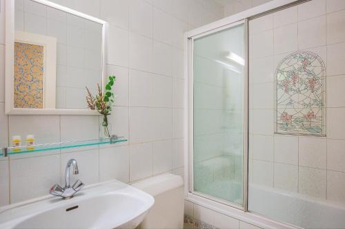 Hotel des Grandes Ecoles - image 2