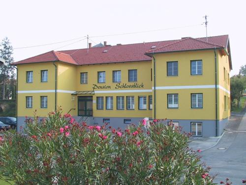 Pension Schlossblick in Nebersdorf, Österreich