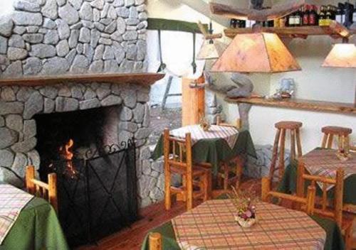 F&B, Hosteria Traunco in 비야 라 앙고스투라