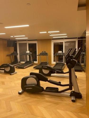 Gorgeous 2 Bed in Damac Hills with Pool & Gym - image 4