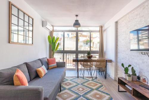 LUMINOSO APARTAMENTO RECIÉN REFORMADO