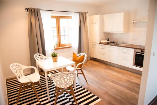 Kitchen, Seehof direkt am See in Franking