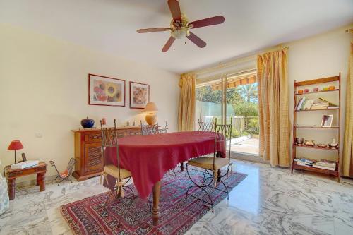 comfortable 3 bedroom, superb south terrace, Cannes (photo 10)