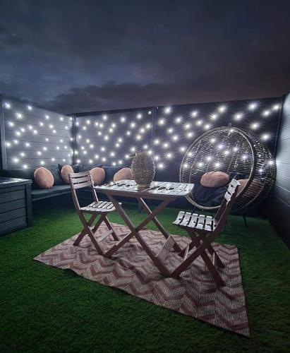 Suite cristal LovingSpa avec jacuzzi privatif in La Chapelle-aux-Naux