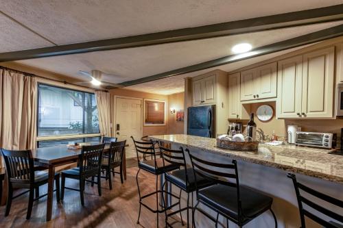 Treehouse Lodge at Sugar Mountain in Sugar Mountain, USA