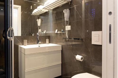 Bathroom, Pescara Centro luxury suite II Deluxe Rooms in Pescara