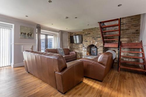 Facilities, Hill Top in Bolton and Undercliffe