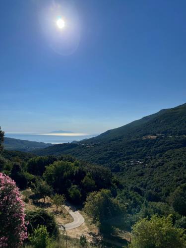 Appartement dans maison de village vue mer - Morsiglia