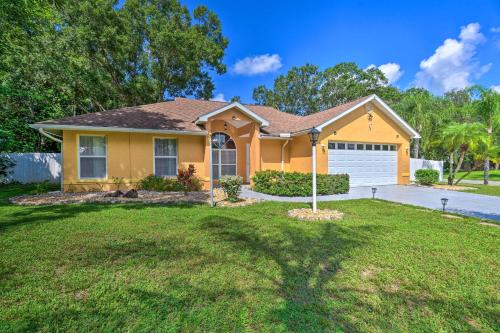 Vibrant Sarasota Home Yard and Furnished Deck!