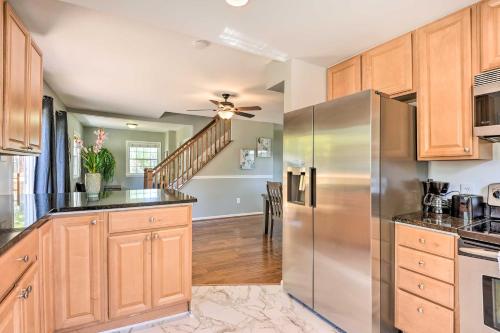 Sunny Glen Burnie Home - On-Site Water Access in 格蘭伯尼