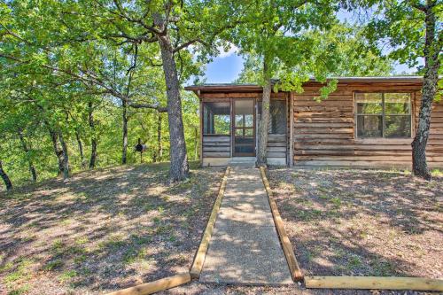 Cozy, Secluded Davis Cabin on 60 Wooded Acres