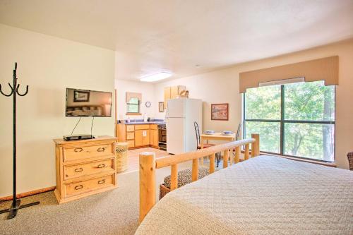 Bright Davis Escape with Screened-In Porch! thumb 2