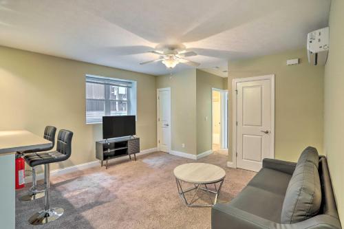 about 2 Mi to Downtown - Cozy Cleveland Unit, Cleveland (photo 3)
