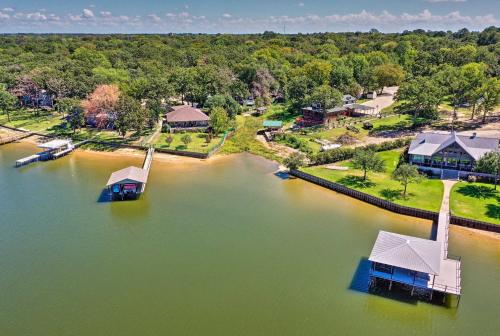 Modern Lakefront Mabank Home with Pool Table! in Mabank, USA