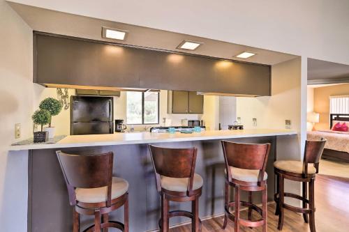 Patio, Grill and Resort Perks Palm Desert Home, Palm Desert (foto 7)
