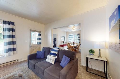 Sunset Cottage - image 35