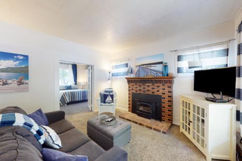 Sunset Cottage - image 32