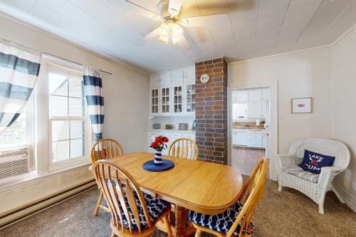 Sunset Cottage - image 30