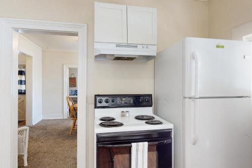 Sunset Cottage - image 34