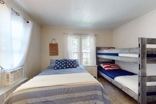 Sunset Cottage - image 28