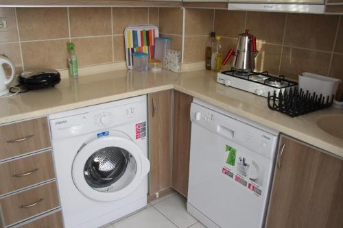 Kinzi House - image 11