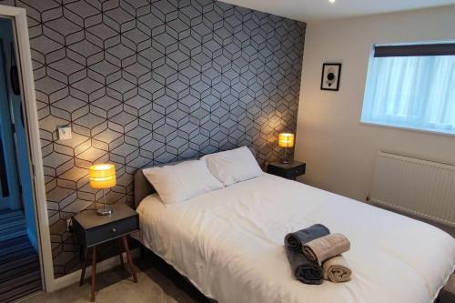 Modern 1 BR flat with Air Con, Borehamwood